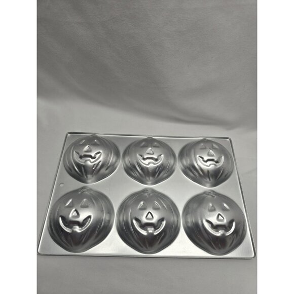 Wilton Vintage Halloween Pumpkin Cupcake Pan 1983 Cake Muffin Baking Mold - Picture 6 of 9